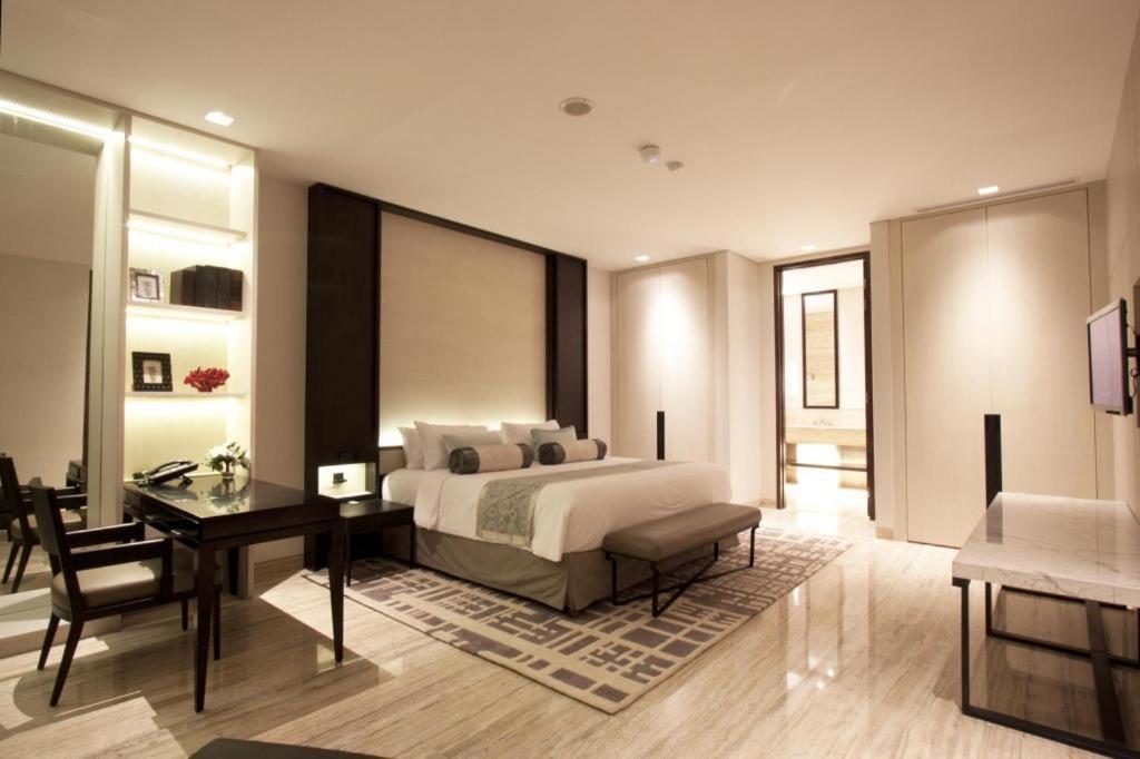 Bumi Segah Hotel Tanjung Redep Buitenkant foto
