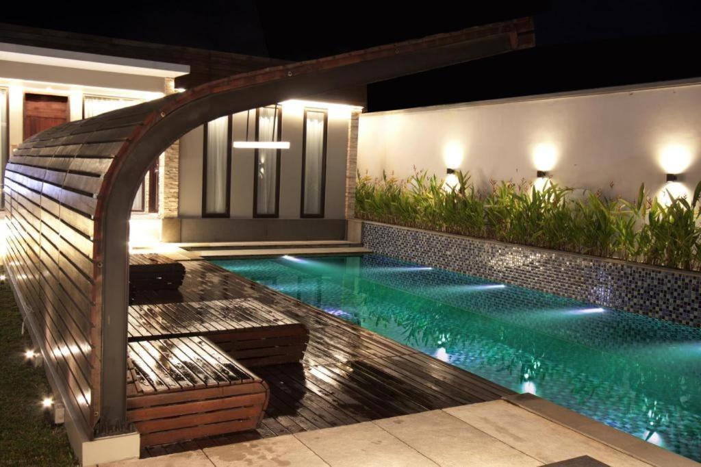 Bumi Segah Hotel Tanjung Redep Buitenkant foto